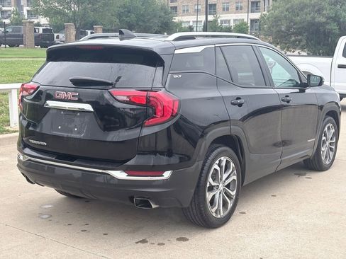 Used 2018 GMC Terrain SLT w/ Preferred Package FWD image 4