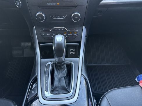 Used 2018 Ford Edge SEL w/ Equipment Group 201A AWD/4WD image 25