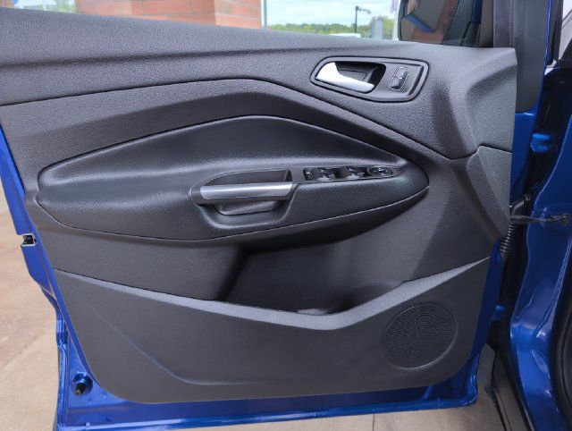 Used 2018 Ford Escape SE w/ SE Sync 3 Package FWD image 11