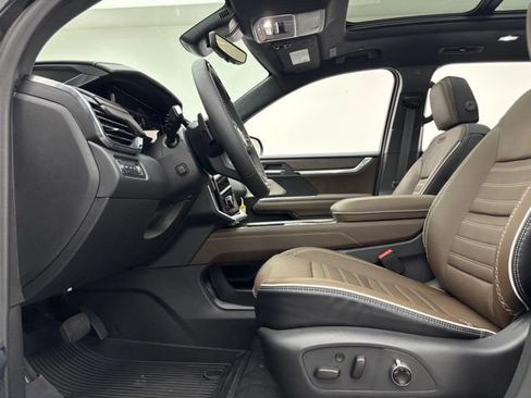 New 2026 GMC Acadia Denali Ultimate w/ LPO, Floor Liner Package AWD/4WD image 20