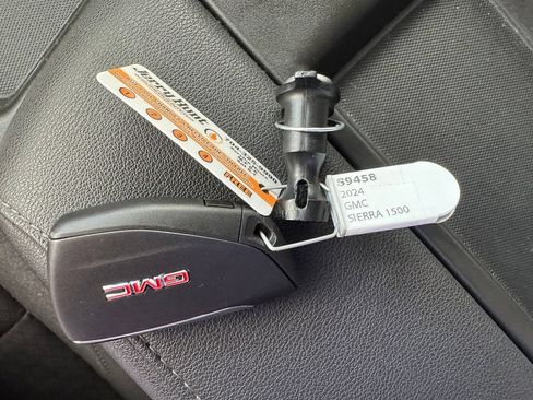 Used 2024 GMC Sierra 1500 Elevation AWD/4WD image 3