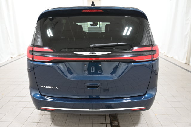 Used 2025 Chrysler Pacifica Select FWD image 13