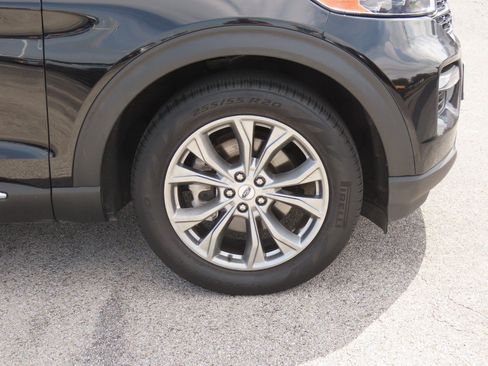 Certified 2023 Ford Explorer XLT w/ Equipment Group 202A RWD image 7