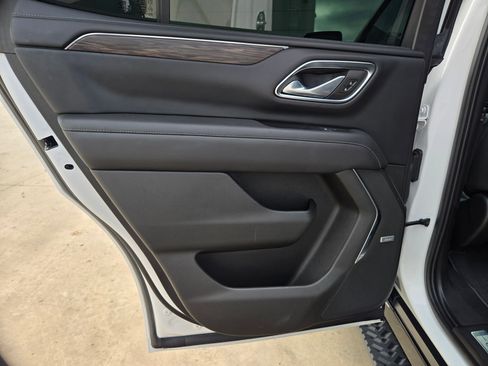 Used 2023 Chevrolet Tahoe Z71 w/ Luxury Package image 16