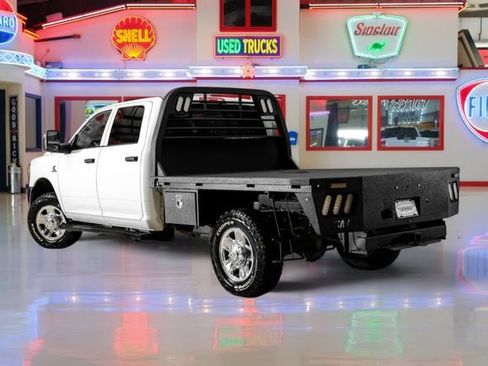 Used 2024 RAM 2500 Tradesman w/ Chrome Appearance Group AWD/4WD image 4