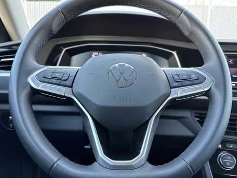 Used 2024 Volkswagen Jetta SE image 25