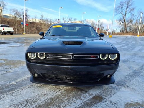 Used 2022 Dodge Challenger R/T image 3