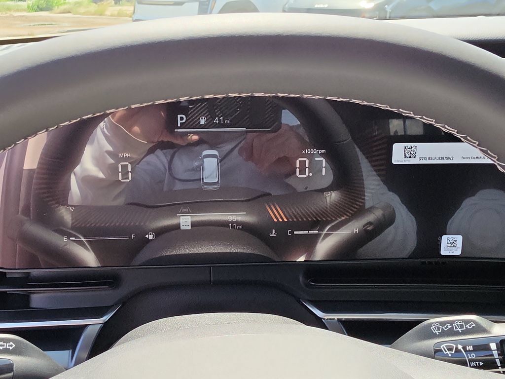 New 2027 Kia Carnival LX FWD image 32