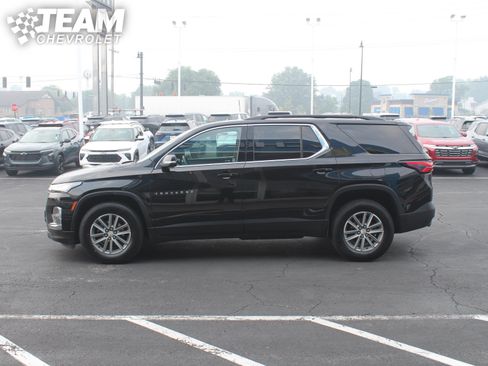 Used 2023 Chevrolet Traverse LT w/ Rear Camera Mirror Package AWD/4WD image 7