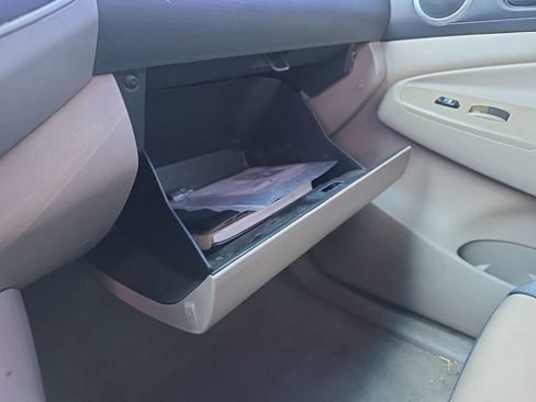 Used 2005 Toyota Tacoma PreRunner image 25