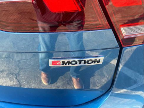 Used 2019 Volkswagen Tiguan SE w/ Panoramic Sunroof Package image 9