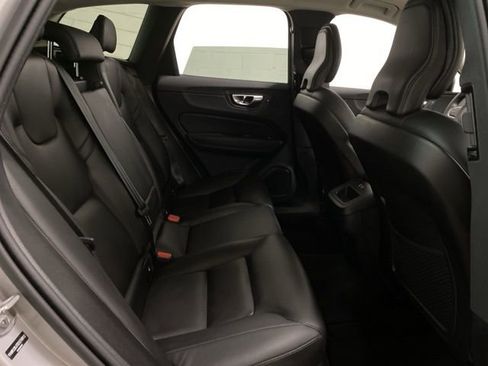 Used 2025 Volvo XC60 B5 Core image 22