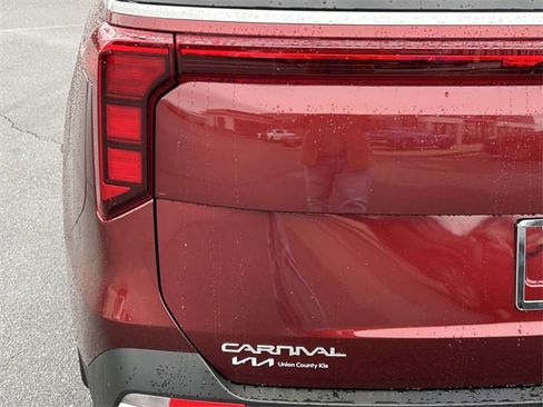 New 2026 Kia Carnival LXS image 14