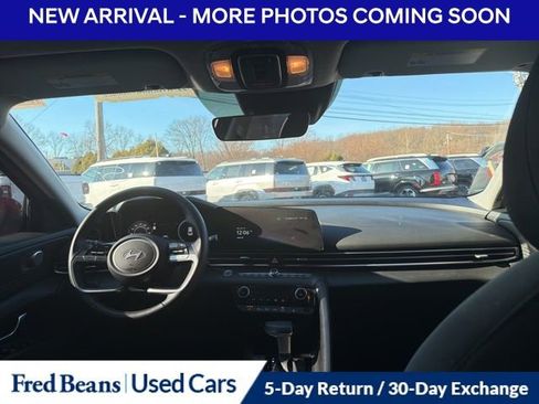 Certified 2025 Hyundai Elantra SEL image 12