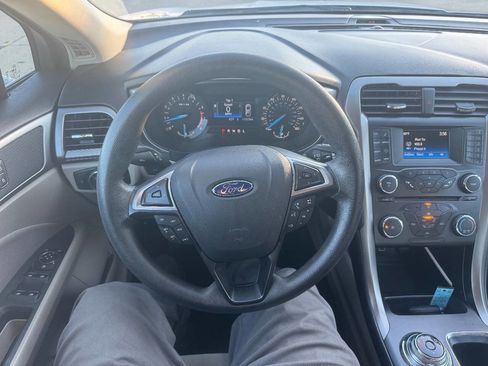 Used 2018 Ford Fusion SE image 15