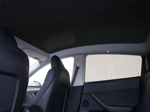 Used 2023 Tesla Model Y AWD image 16
