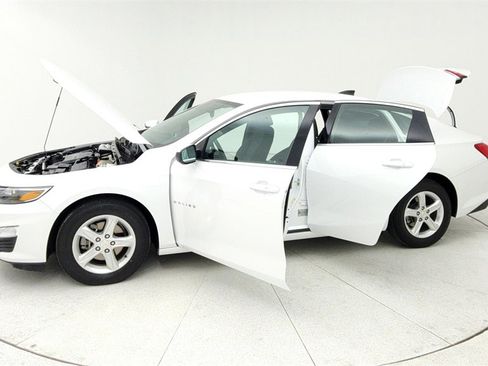 Certified 2024 Chevrolet Malibu LS w/ LPO, Floor Liner Package image 11