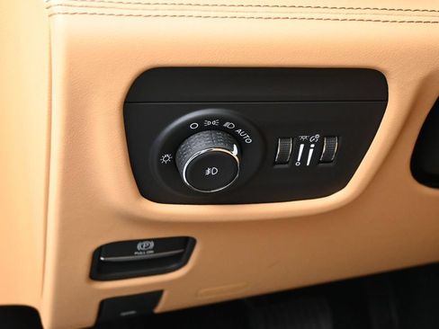 Used 2024 Jeep Grand Wagoneer L Series III w/ Quick Order Packagew 28T AWD/4WD image 16
