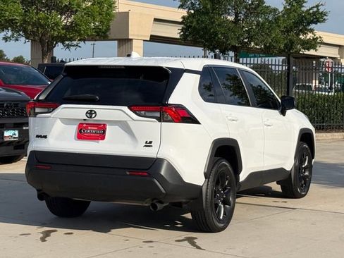 Used 2023 Toyota RAV4 LE AWD/4WD image 5