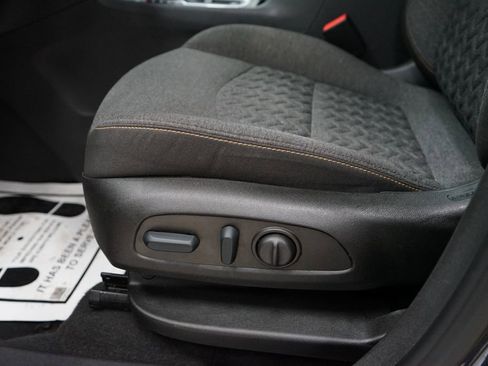 Used 2023 Chevrolet Equinox LT image 24