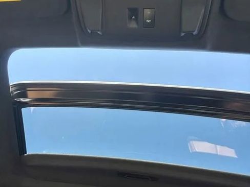 Used 2017 Cadillac Escalade Platinum AWD/4WD image 24