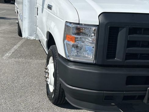 Used 2022 Ford E-350 and Econoline 350 Super Duty RWD image 13