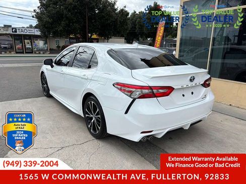 Used 2018 Toyota Camry SE w/ Audio Package FWD image 11