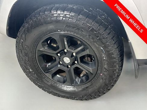 Used 2017 Toyota 4Runner SR5 Premium AWD/4WD image 31