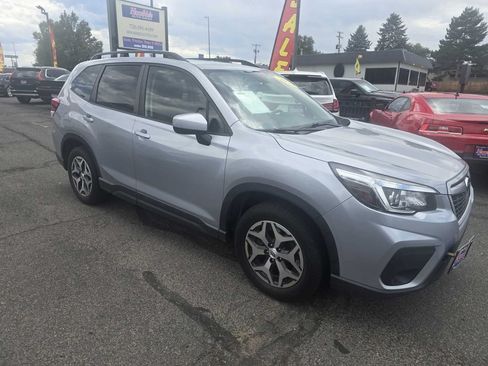Used 2020 Subaru Forester Premium AWD/4WD image 6