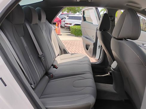 Used 2023 Hyundai Elantra SEL FWD image 84