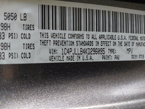 Used 2019 Jeep Cherokee Latitude Plus FWD image 33