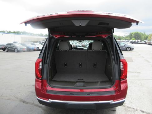 Certified 2026 GMC Yukon Elevation w/ Elevation Premium Package AWD/4WD image 8