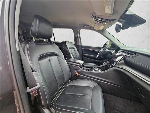 Used 2022 Jeep Grand Cherokee L Limited image 17