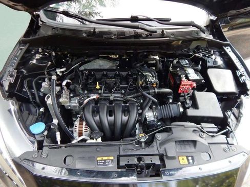 Used 2019 Toyota Yaris XLE image 37