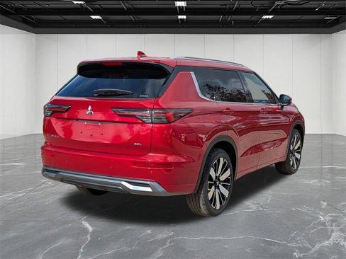 New 2025 Mitsubishi Outlander SEL image 5