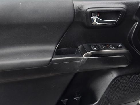 Used 2019 Toyota Tacoma TRD Sport RWD image 17