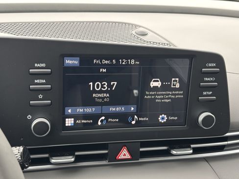 Certified 2025 Hyundai Elantra Sport image 23