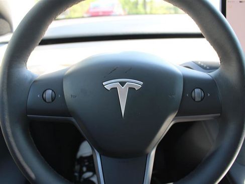 Used 2024 Tesla Model Y Long Range image 15
