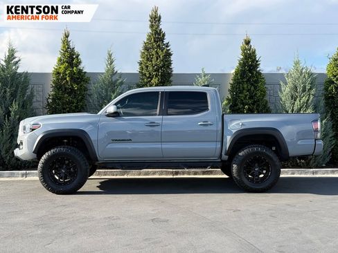 Used 2020 Toyota Tacoma TRD Off-Road w/ Technology Package AWD/4WD image 4