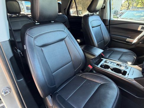 Used 2024 Ford Explorer Limited image 30