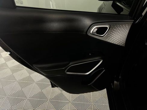 Used 2025 Kia Soul LX image 26