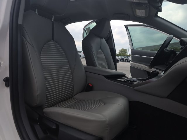 Used 2023 Toyota Camry SE FWD image 11