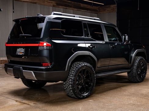 Used 2025 Lexus GX 550 image 10