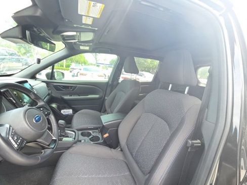 Used 2025 Subaru Forester Premium AWD/4WD image 10