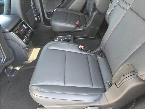 New 2026 Lincoln Aviator AWD image 13