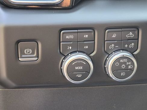 Used 2023 GMC Sierra 1500 Denali w/ Denali Reserve Package AWD/4WD image 9