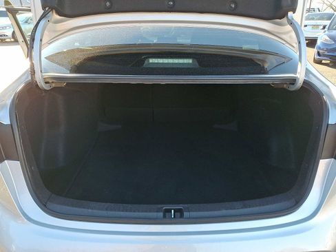 Used 2021 Toyota Corolla LE image 25