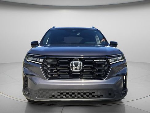 Used 2025 Honda Pilot Black Edition image 5