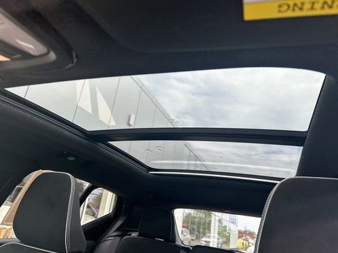 Used 2025 Volvo XC40 B5 Plus AWD/4WD image 25