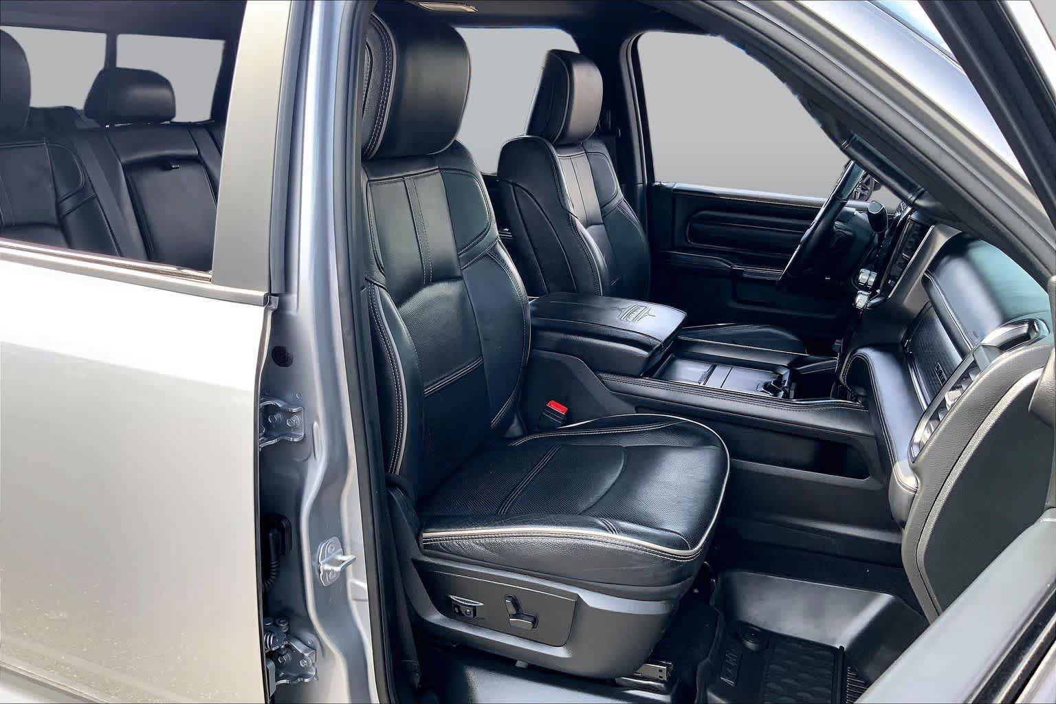 Used 2022 RAM 3500 Limited AWD/4WD image 9